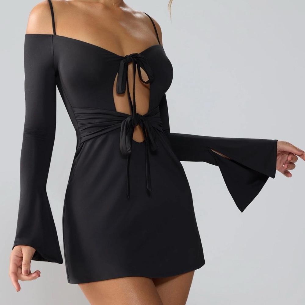 Oh Polly mini dress in black - Picture 2 of 4